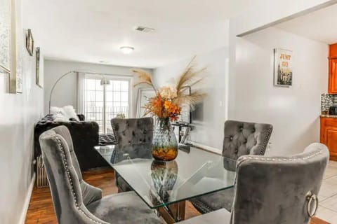 Stylish 3 bedroom 2 bathroom Apt w Patio EWR Mins from NYC Apartment in Newark