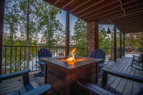 Balcony/Terrace, fireplace