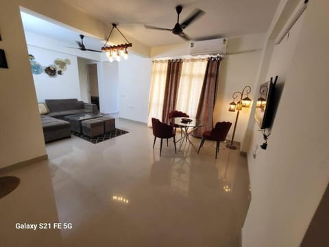 BnBBuddy Modern Party Apt in Gurgaon Apartment in Gurugram