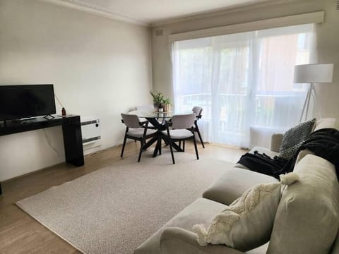 Cosy & Convenient Williamstown Apartment in Williamstown