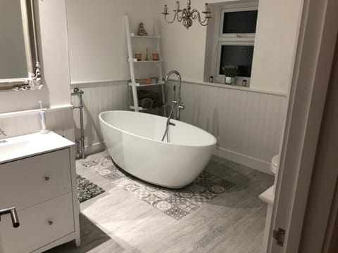 Bathroom, Bath