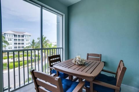 Seas the Day by Coastal Chic Vacations Apartment in Bradenton