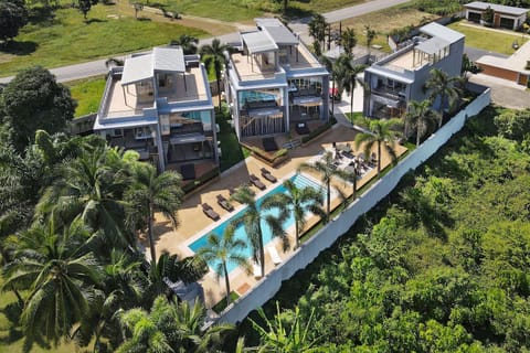 Property building, Bird's eye view, Swimming pool