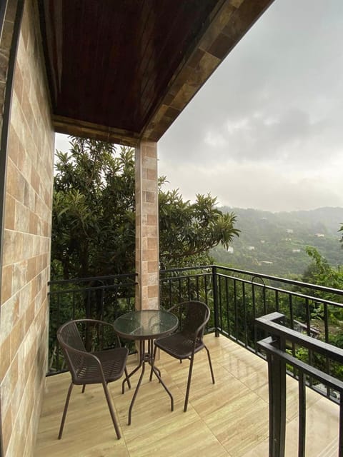 Natural landscape, Balcony/Terrace, Dining area, Mountain view