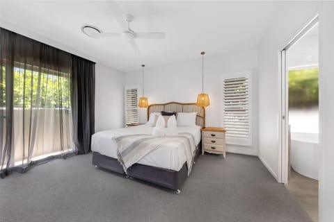 Pet friendly Holiday home with pool on Alex Casa in Maroochydore