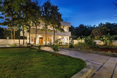 Property building, Garden, Garden view