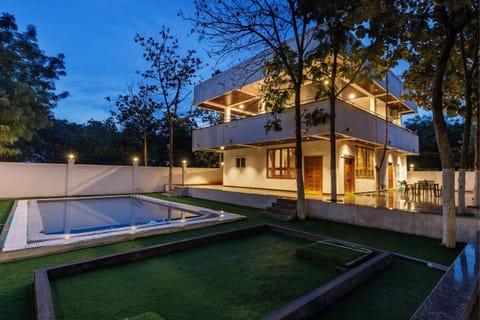 Property building, Pool view, Swimming pool