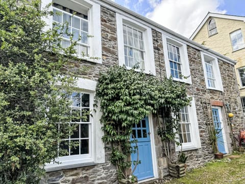 Holiday Home Driftwood Cottage by Interhome House in Mevagissey