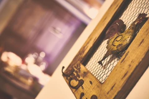 Decorative detail, Dining area