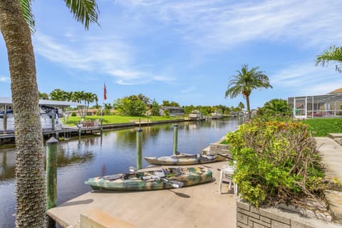 Gulf Access, Kayaks, Heated Pool - Cape by the Ocean - Roelens House in Cape Coral