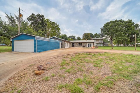 Steps to the Lake Eufaula Home with Game Room! House in Eufaula