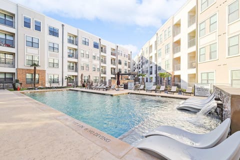 Spacious 1B with Pool Near Toyota HQ The Star Legacy West Apartment in Frisco