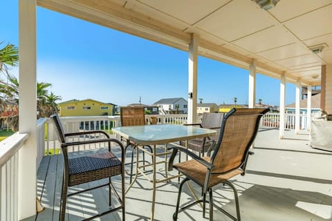 Banana Cabana - Quick Walk to Beach & Restaurants House in Surfside Beach