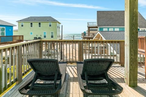 Big Ocean Views Near Main Beach Access House in Alvin