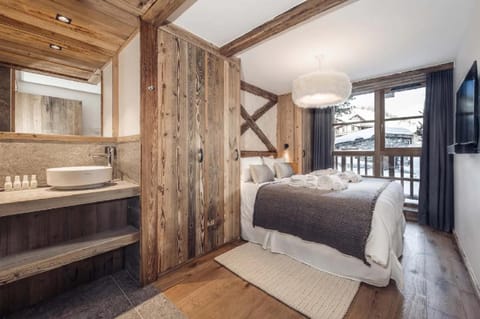 Chalet near slopes Private Hot Tub Sauna Apartment in Val dIsere