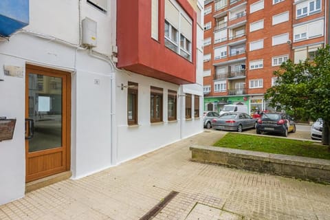 Apartamento cerca mercadillo Apartment in Santoña