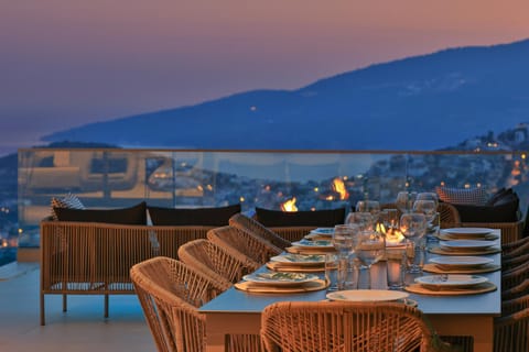 Natural landscape, Dining area, Sea view