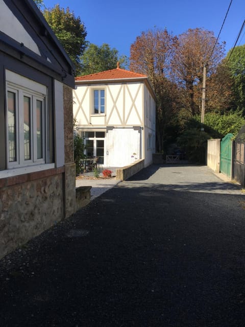 Maison proche Disney & Paris Villa in Lagny-sur-Marne