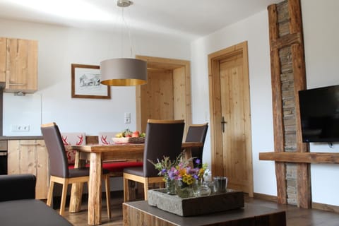 TV and multimedia, Seating area