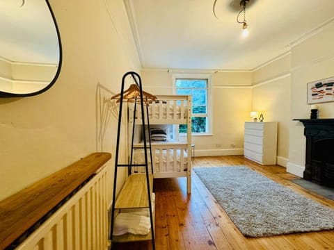 Charming Victorian Townhouse in Hackney House in London Borough of Hackney