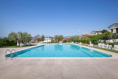 Villa Lisi With Pool Moradia in Bardolino