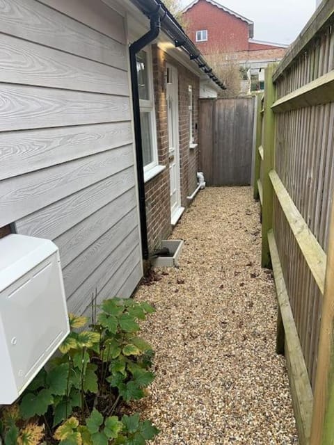 Cosy house near to centre of Hayward Heath House in Lewes District