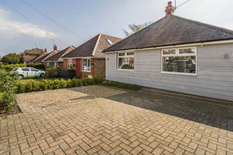 Cosy house near to centre of Hayward Heath House in Lewes District