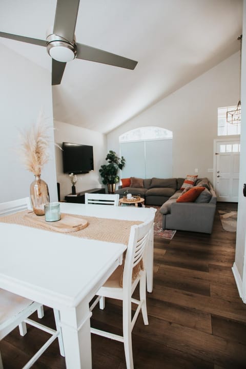 Living room, Dining area