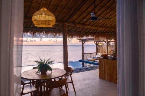 Dining area, Sea view, Swimming pool