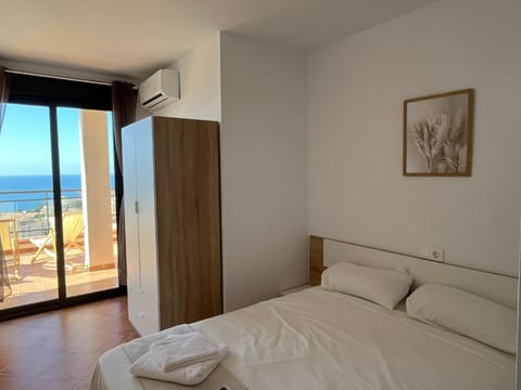 Photo of the whole room, Bedroom, Sea view, wardrobe, air conditioner