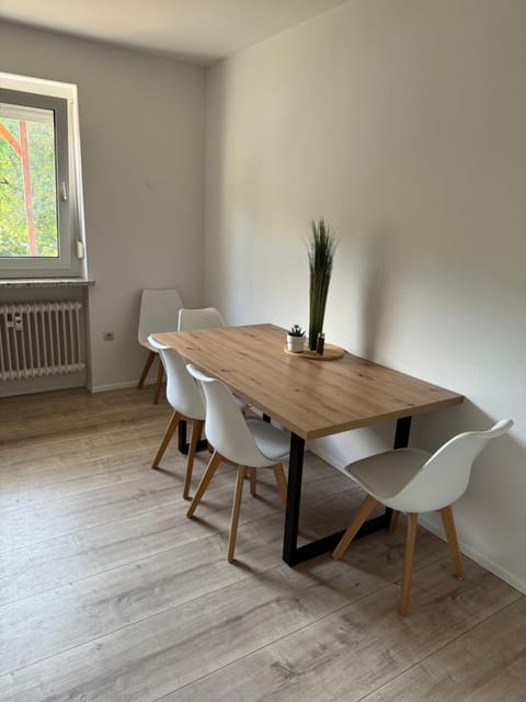 Dining area, kitchen