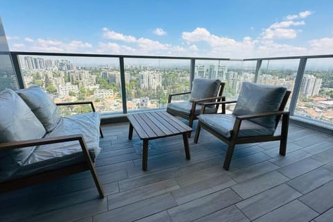 דירה מעוצבת בקריית אונו Apartment in Tel Aviv District