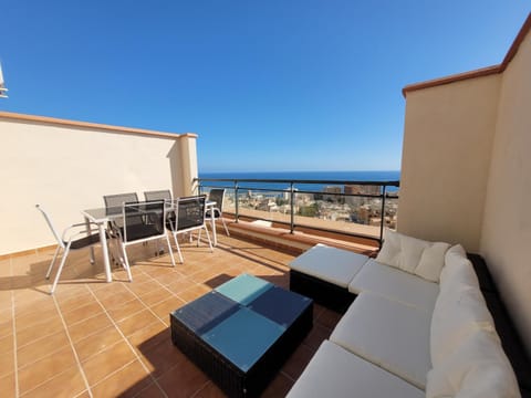 Day, Natural landscape, Balcony/Terrace, Dining area, Sea view