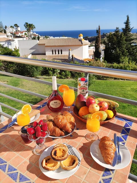 Food and drinks, Dining area, Garden view, Sea view, Breakfast