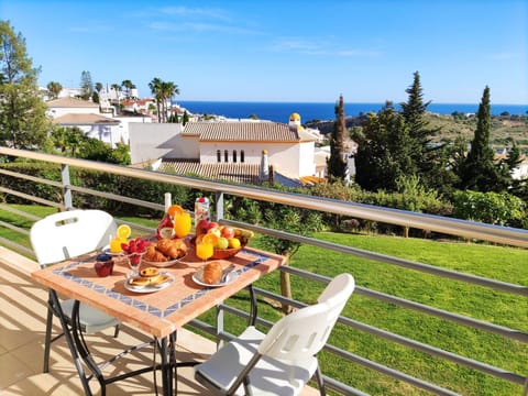 Balcony/Terrace, Dining area, Garden view, Sea view, Breakfast