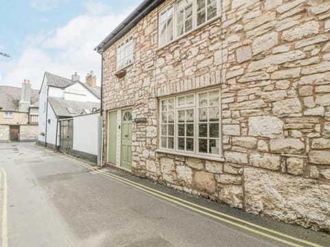 The Old Stables near Ruthin Castle House in Ruthin