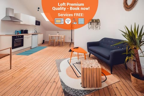 Kitchen or kitchenette, Living room, Dining area, oven