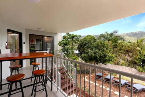 Property building, Balcony/Terrace, Dining area, Garden view, Mountain view