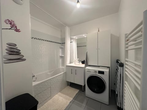 Shower, Bathroom, towels, washing machine, dryer