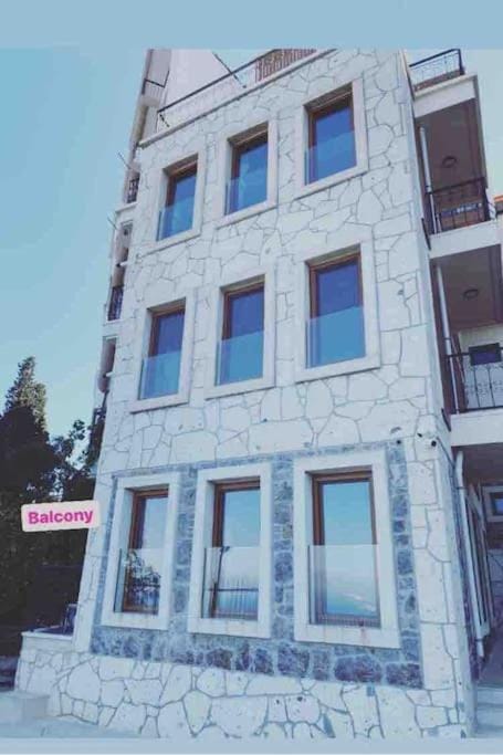 Stone Studio with Beautiful View in heart of İzmir Apartment in Izmir