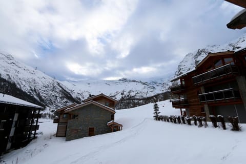 View (from property/room), Area and facilities
