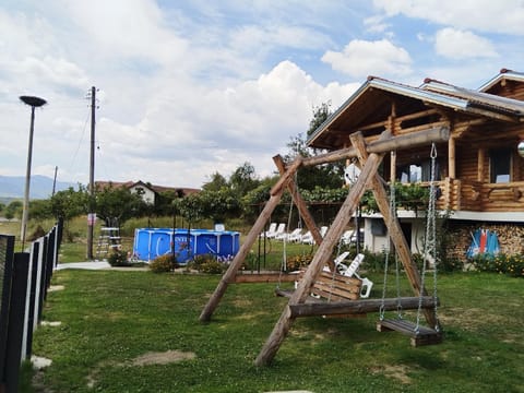 Дървената къща House in Gabrovo, Bulgaria