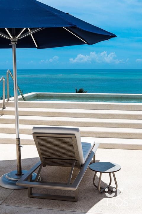 Pool view, Sea view, Swimming pool, sunbed