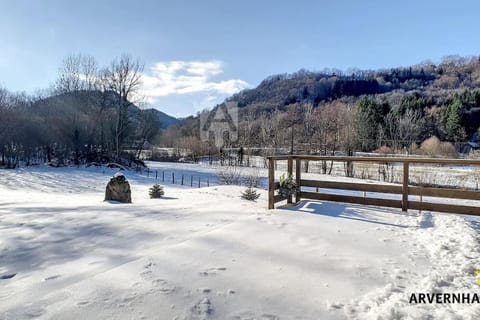 Truffadoux Chalet in Besse-et-Saint-Anastaise