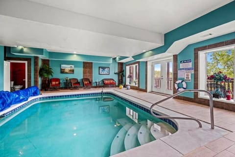 Galaxy Splash Swimming Pool Movie Theater House in Sevierville