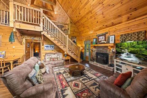 Honey Pine Lodge by Colonial Properties - Free Attraction Tickets House in Sevierville