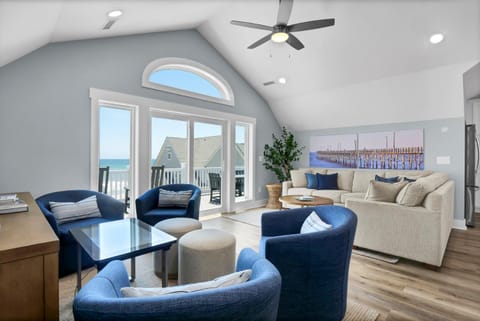 Grand Topsail Villa by Sea Scape Properties House in North Topsail Beach