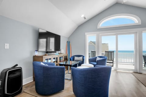 Grand Topsail Villa by Sea Scape Properties House in North Topsail Beach