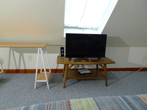 Discover Downeast Maine - Large Modern Apt & Patio Apartment in Ellsworth