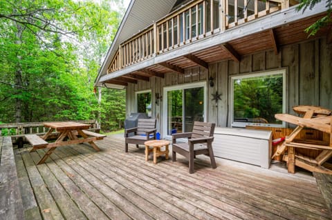 Rustic Cabin W Games Near Lake & National Park House in Northern Bruce Peninsula